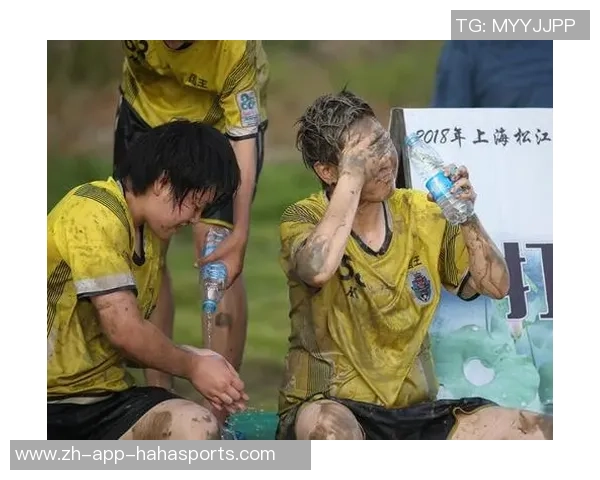 足球近镜头展现激情瞬间球场上每一滴汗水与梦想的交汇